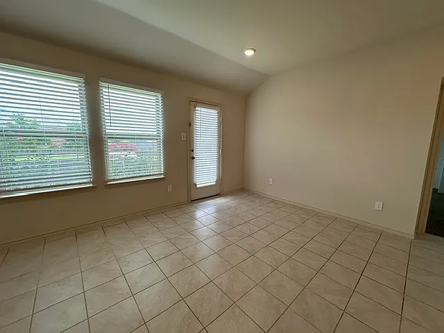 1202 Meadow Wood Ct — Photo 15