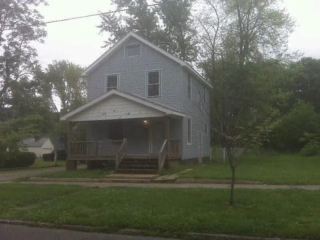 606 Evans St photo 1