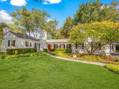 320 East Ravine DRIVE, Mequon, WI, 53092