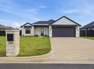 314 James St, Mabank, TX 75147