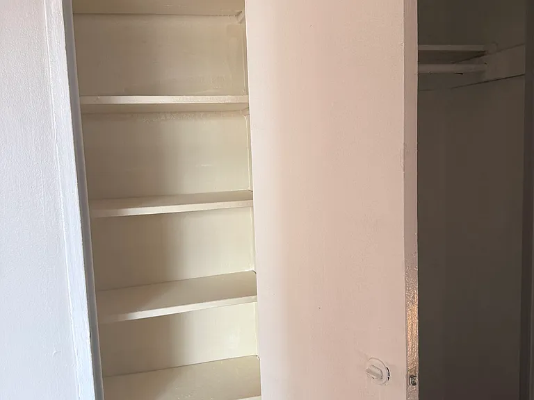 716 Sanford Ave #B — Photo 8