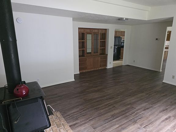 3rd image of 20835 Valsetz Rd