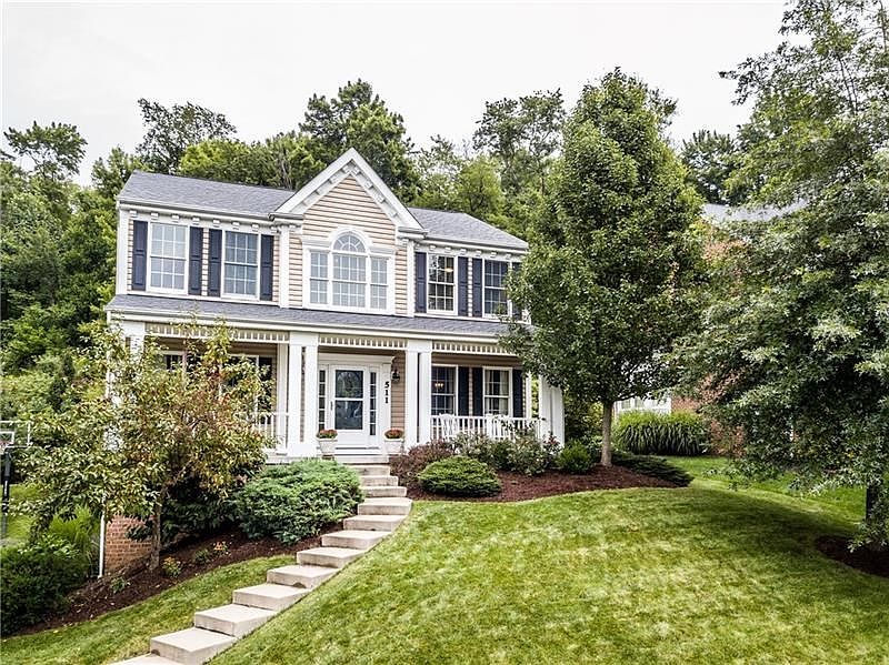 511 Rockport Place is located in Cambridge Manor. Minutes from all major highways, shopping, dining and schools! North Allegheny