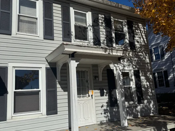 226 W Main St, Hummelstown, PA 17036