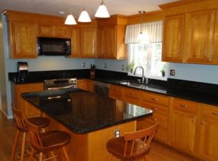 5 Esther Cir, Oxford, MA 01540