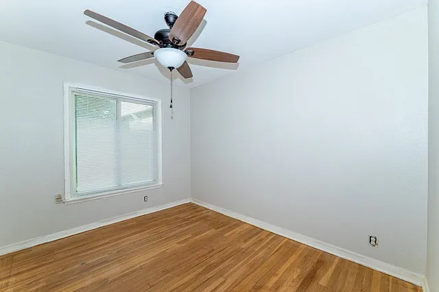402 Blakeley Dr — Photo 10