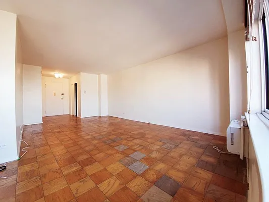 Rented by MEIER | media 8