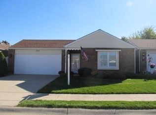 317 Amber Ln, Lowell, IN 46356
