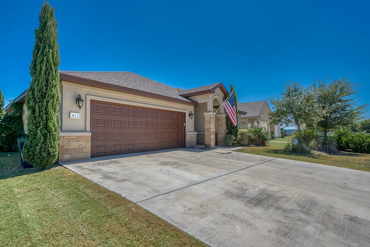 3 bed, 1820 sqft, $2,500 — Photo 3