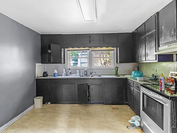 2nd image of 1269 Park Ave