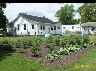 104 E Green St, Augusta, IL 62311