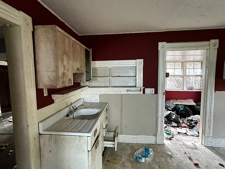106 Locust St — Photo 32