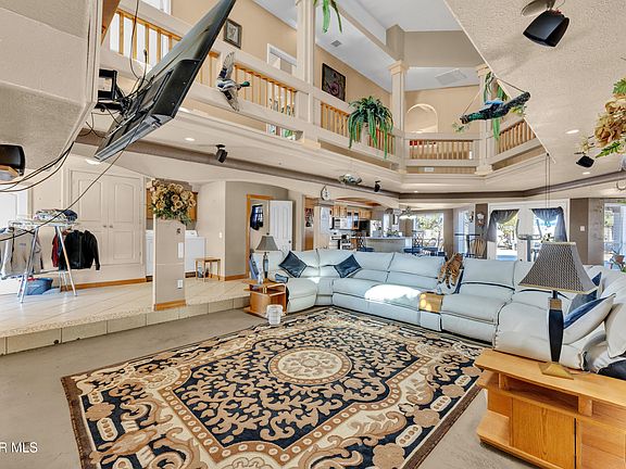 5th image of 16020 Harrison Rd