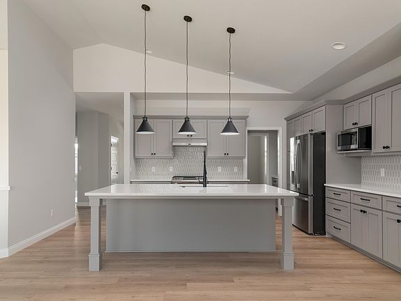 4th image of 619 Rustic Rise
