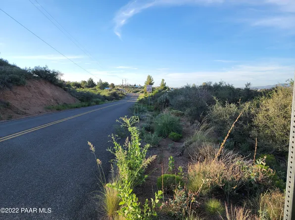 7565 W Derry Dr, Kirkland, AZ 86332