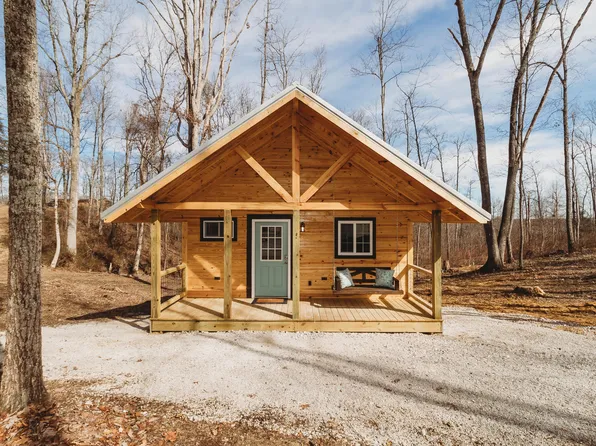 4479 Amos Ridge Rd, Frenchburg, KY 40322