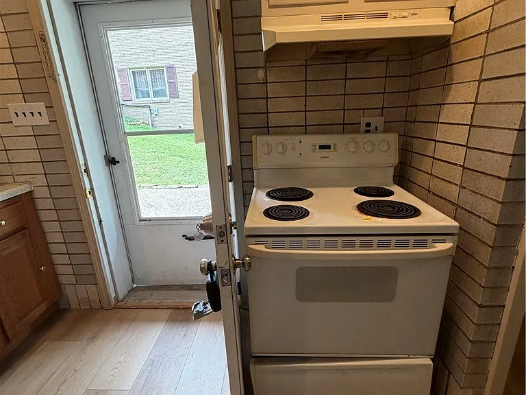 735 Athalia St #1 — Photo 5