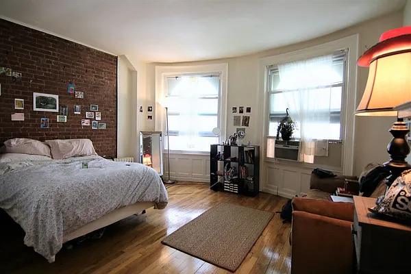 Rented by JK Dansar Corp | media 35