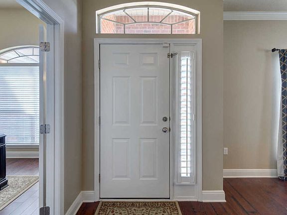 3rd image of 6124 Marie Dr