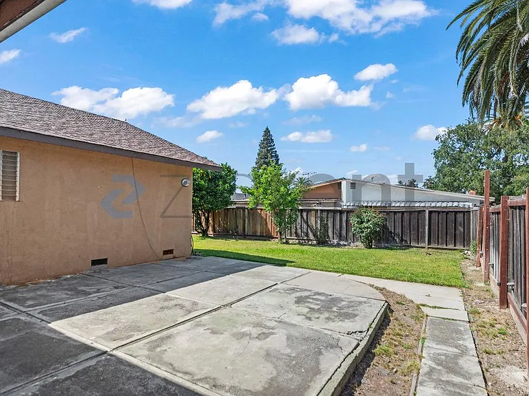 23 Cedar Way — Photo 25