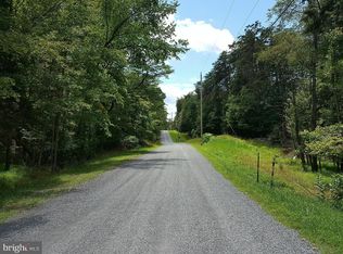 99 Pin Oak Ln, Berkeley Springs, WV 25411