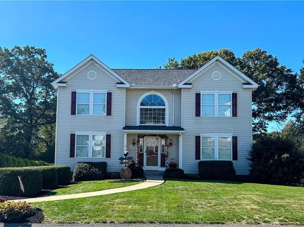 128 Stratford Ct, New Stanton, PA 15672