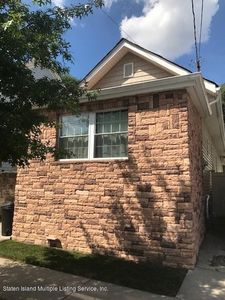 17 Station Ave, Staten Island, NY, 10309
