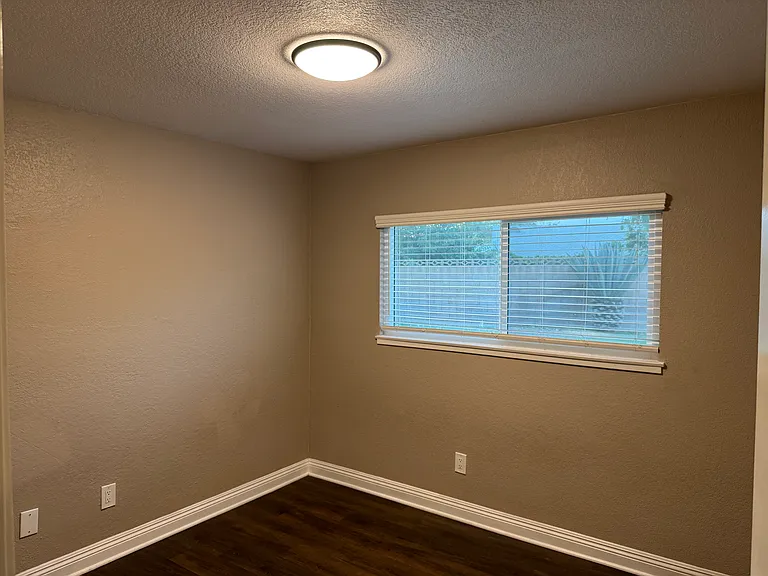15840 Rainbow Dr — Photo 23