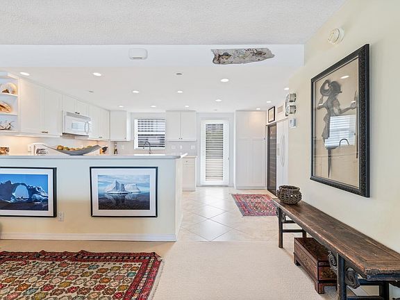 4th image of 215 N Birch Road #4C