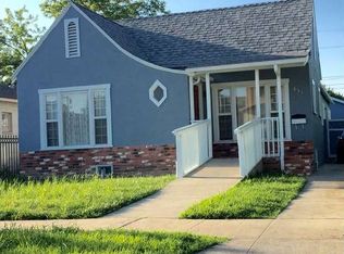 851 E 76th St, Los Angeles, CA 90001