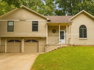 2109 SE 2nd Ter, Lees Summit, MO 64063