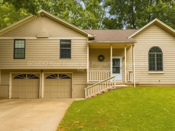 2109 SE 2nd Ter, Lees Summit, MO 64063