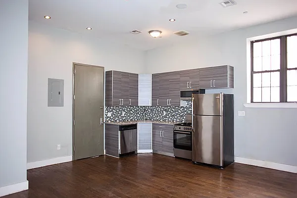 Rented by Brooklyn Group | media 4