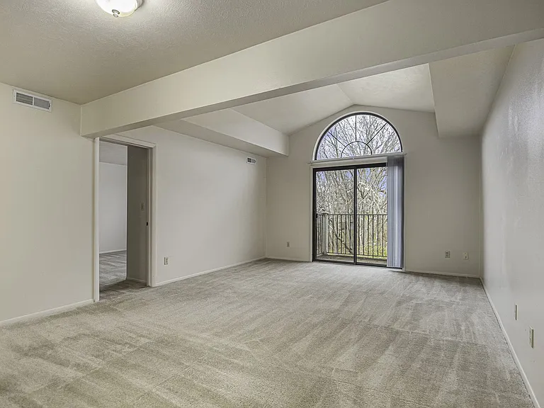 Indian Lakes Apartments — Photo 94