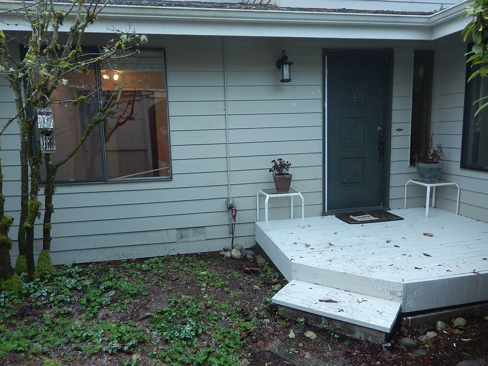 1st image of 15800 Village Green Dr #5-35