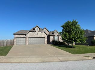 1800 Cavern Springs Way, Cave Springs, AR 72718