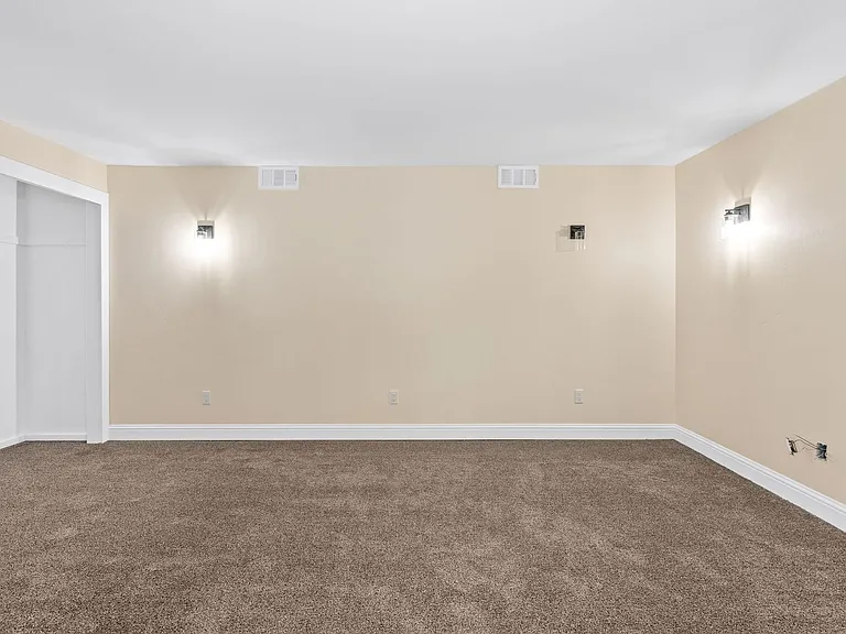 1543 Estee Ave — Photo 38