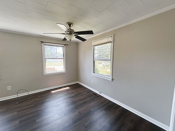 5th image of 133 Green Meadow Dr
