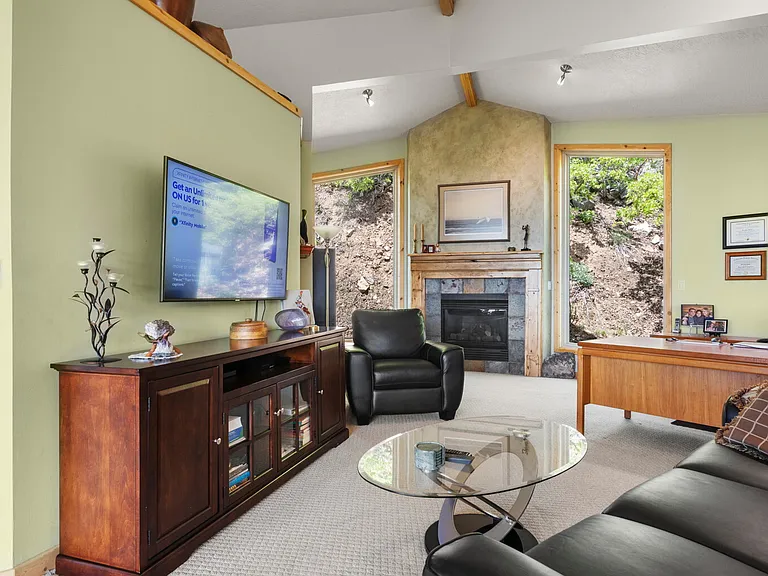2456 E Bonneville Terrace Dr — Photo 4