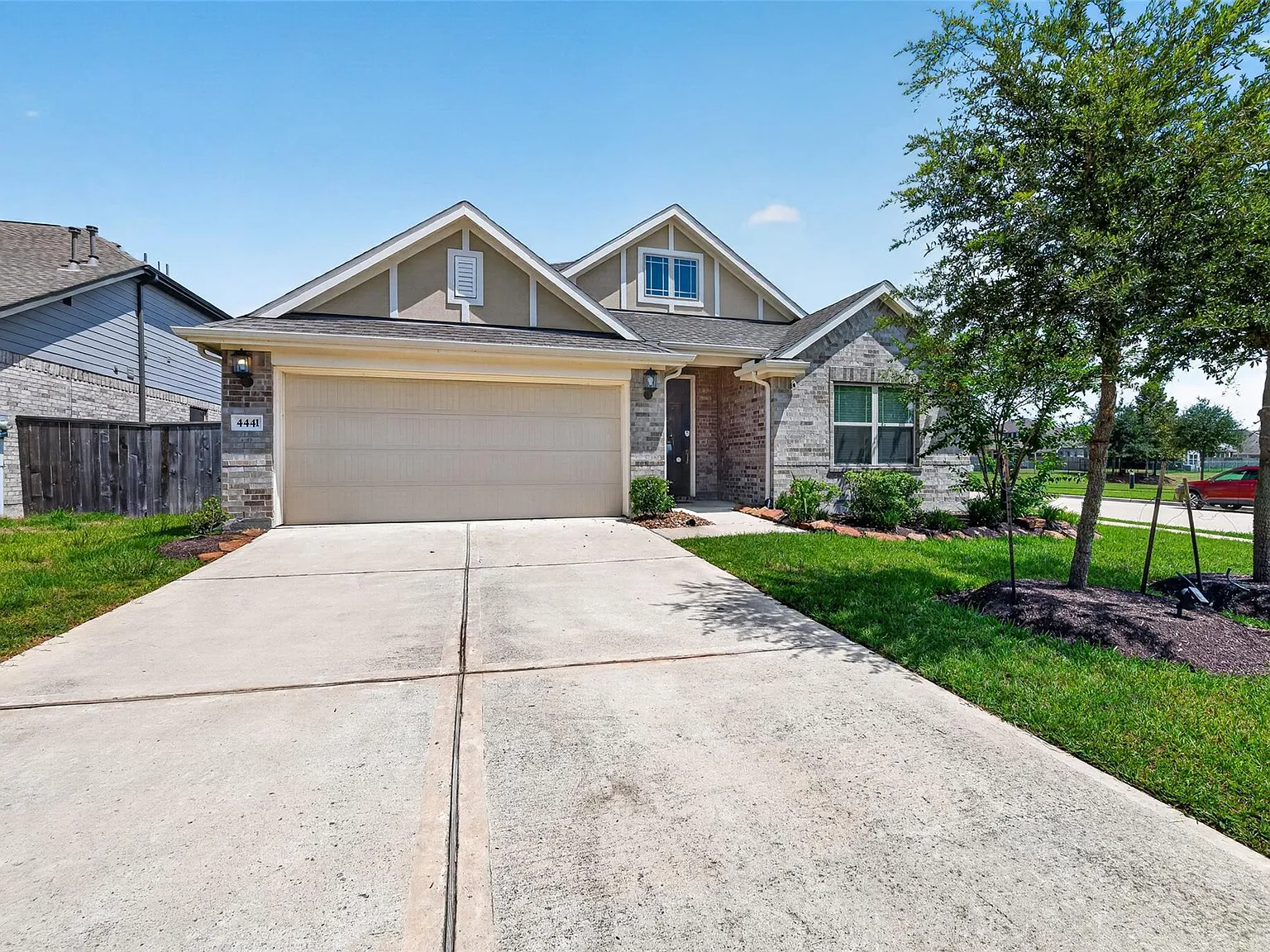 4 bed, 3.0 bath, 2388 sqft, $2,750 — Photo 2