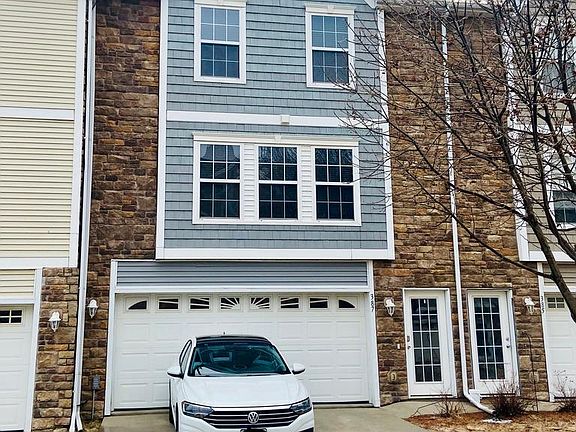 2nd image of 387 NE Kingwood #387
