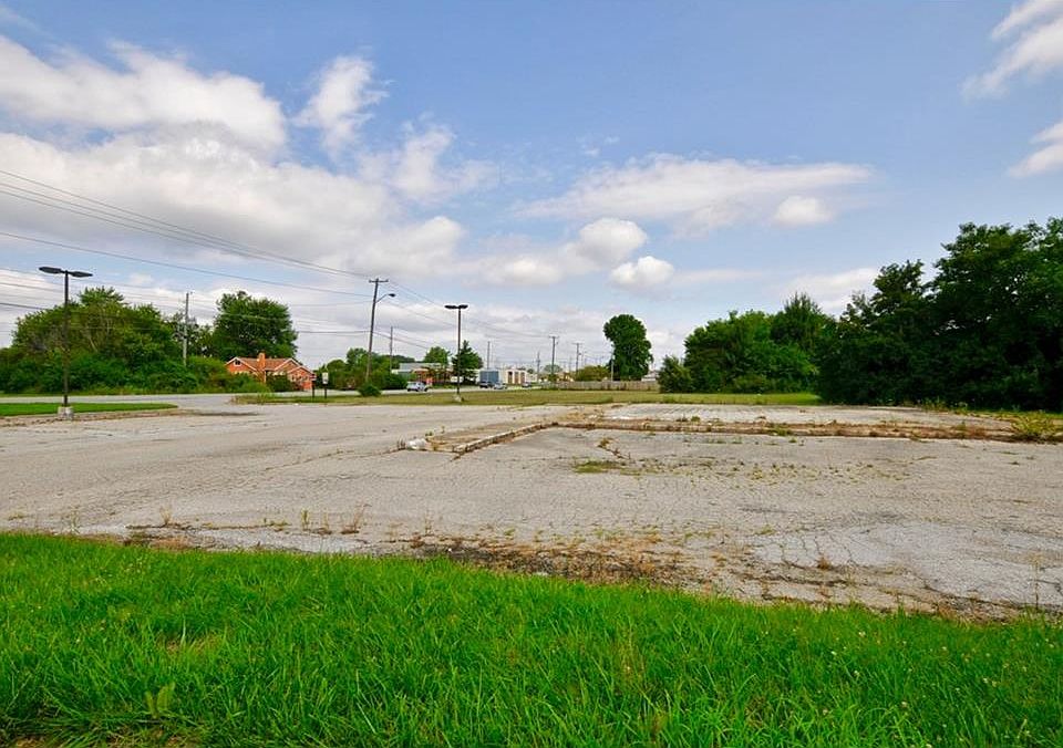 1st image of 4351 N Shadeland Ave