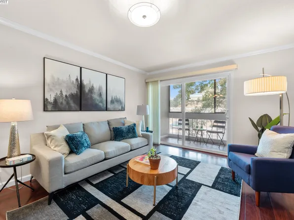 2005 Pleasant Valley Ave APT 204, Oakland, CA 94611