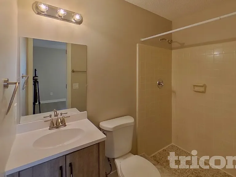 1715 Farm Way — Photo 7