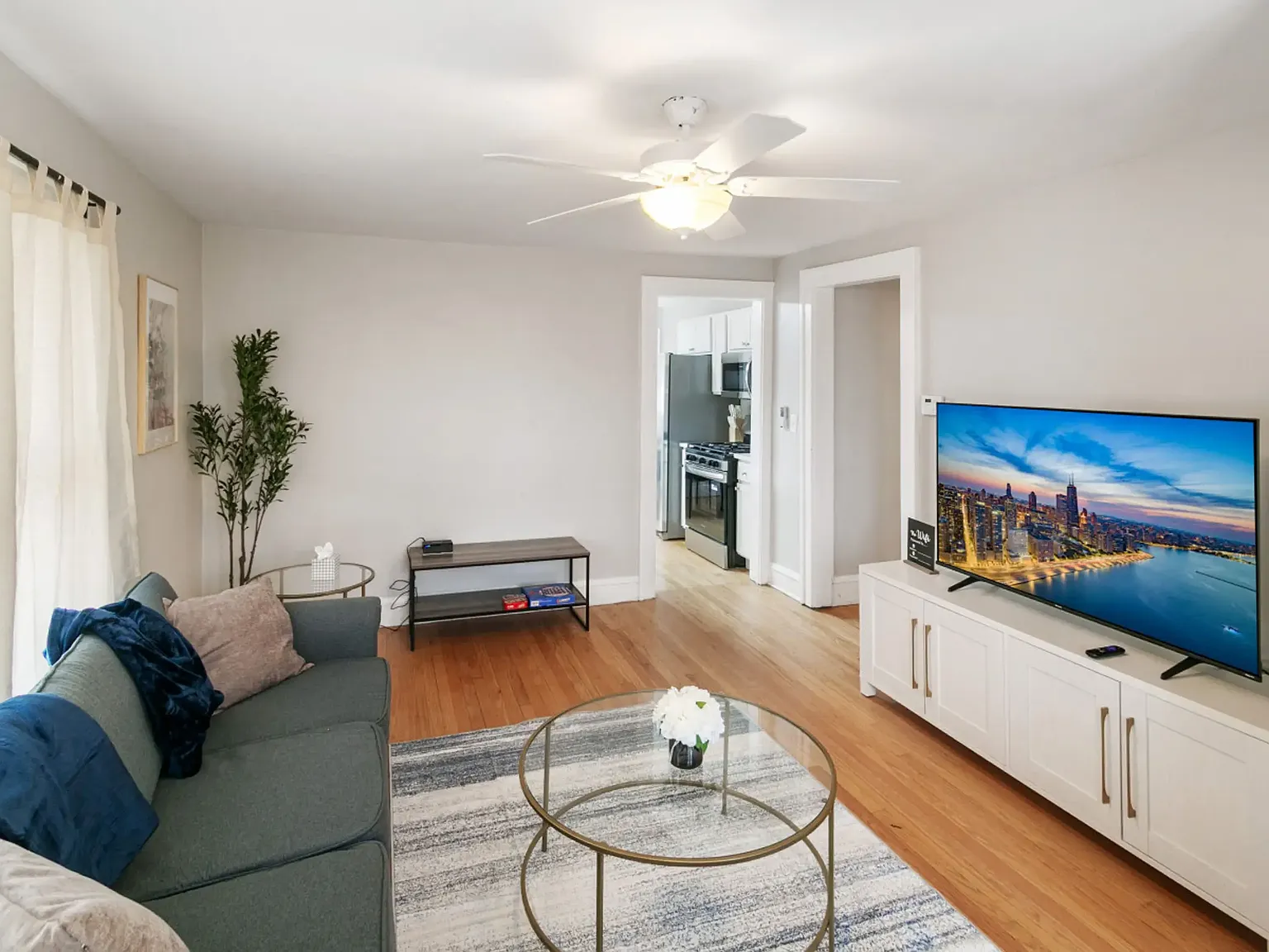 4 bed, 2668 sqft, $3,600 — Photo 3
