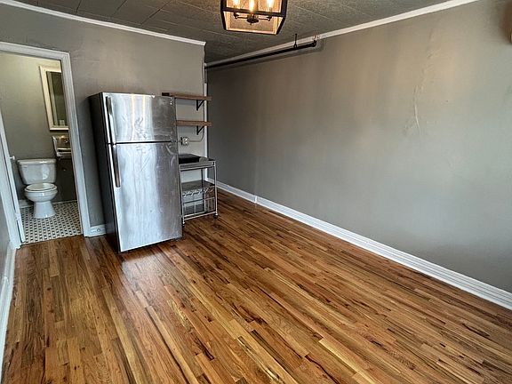 4th image of 2611 E 15th St #11