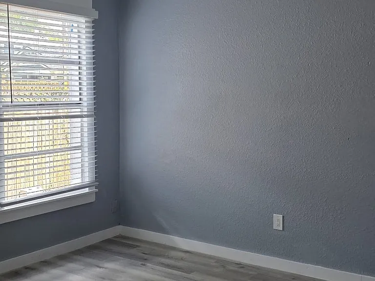 305 E Adalee St — Photo 16