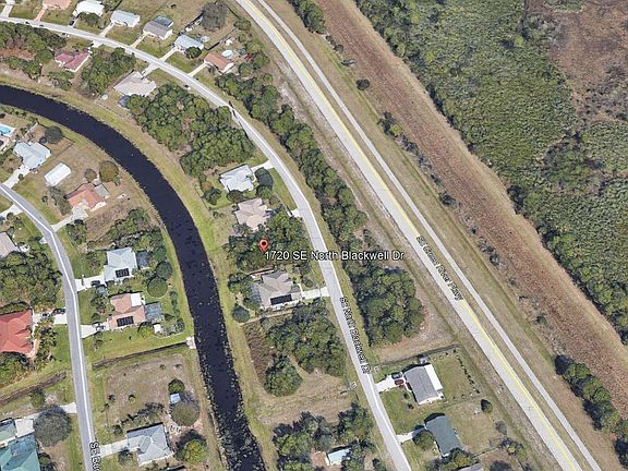 4th image of 1720 SE North Blackwell Drive