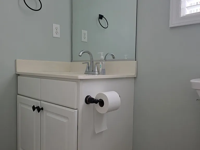 7504 Riverside Ct — Photo 32