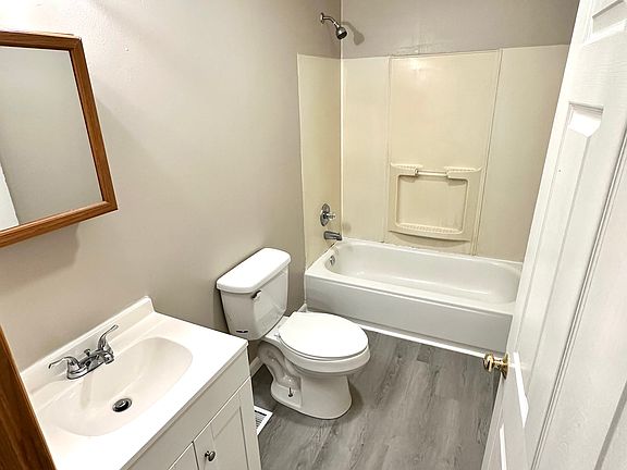 5th image of 113 Parkway Ave APT 2